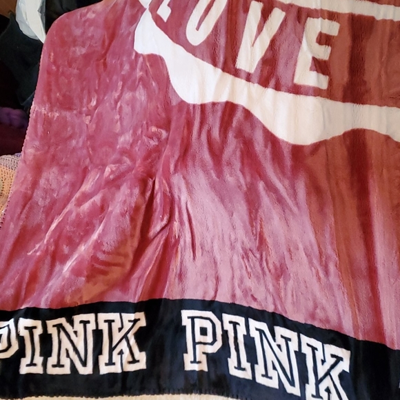 VICTORIA'S SECRET PINK blanket - Picture 3 of 5
